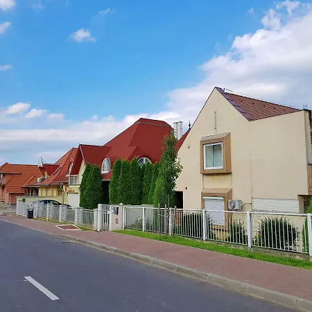 Gyongyszem Apartman بيت ضيافة *