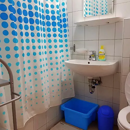 بيت ضيافة Gyongyszem Apartman *