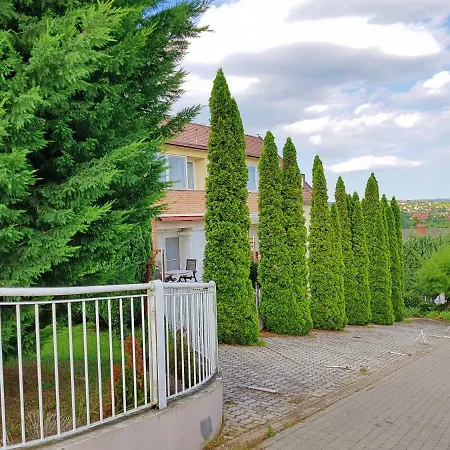 Gyongyszem Apartman *