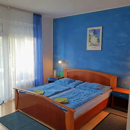 بيت ضيافة Gyongyszem Apartman