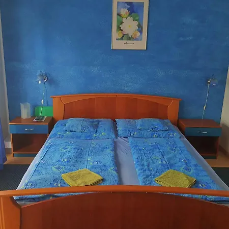 بيت ضيافة Gyongyszem Apartman